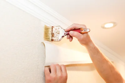Pose de papier peint à Plougasnou — revêtements muraux et toiles de verre